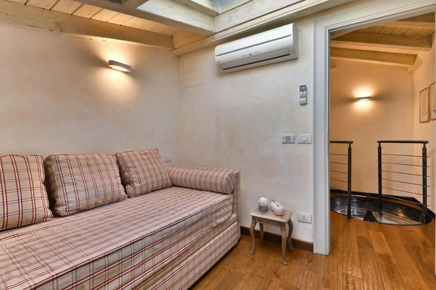 Appartamento Al Porto Vecchio - Theater Home 加尔尼亚诺 0*,  意大利